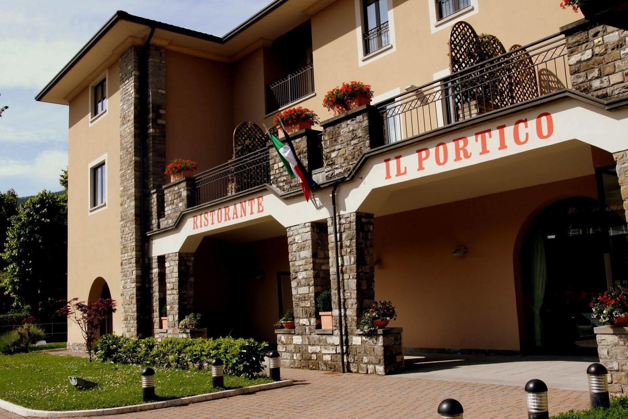 Hotel Santo Stefano Пьеве-Санто-Стефано Экстерьер фото