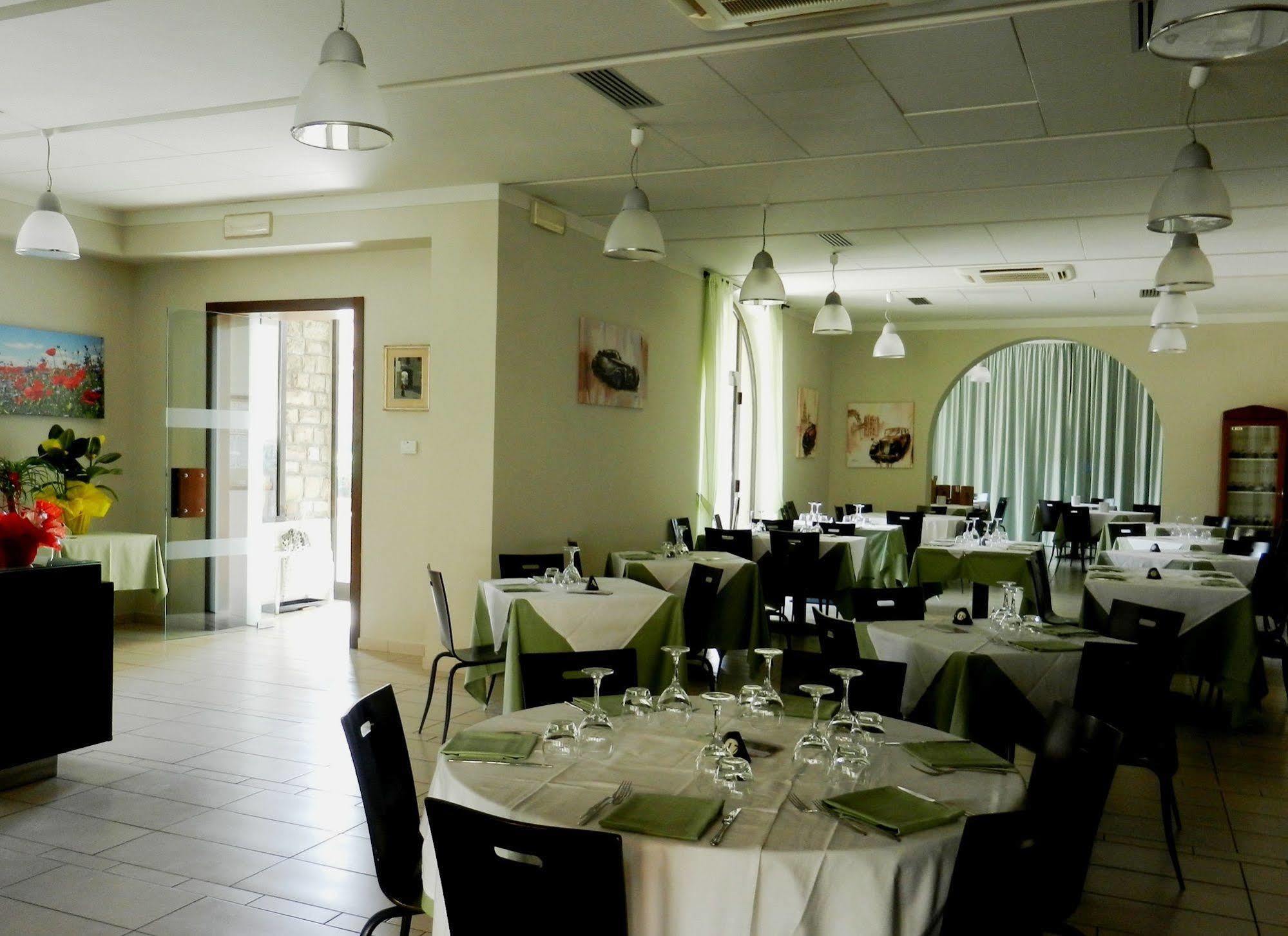 Hotel Santo Stefano Пьеве-Санто-Стефано Экстерьер фото
