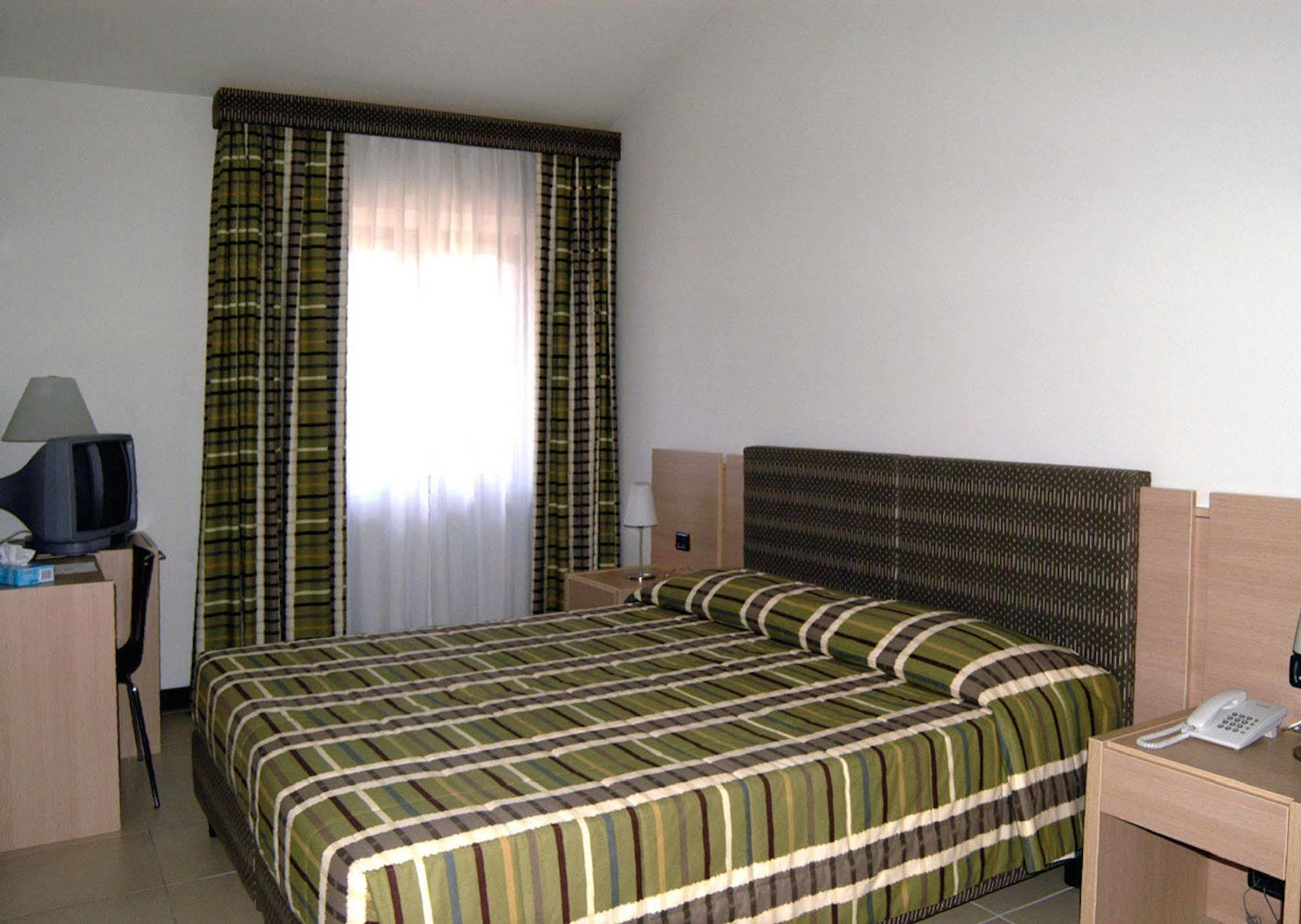 Hotel Santo Stefano Пьеве-Санто-Стефано Экстерьер фото